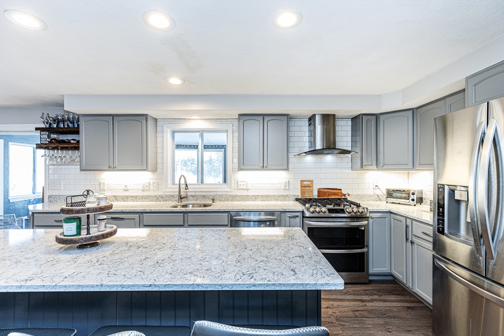 8 Gov Doherty Road Billerica, MA 01821 - Photo 13 of 41