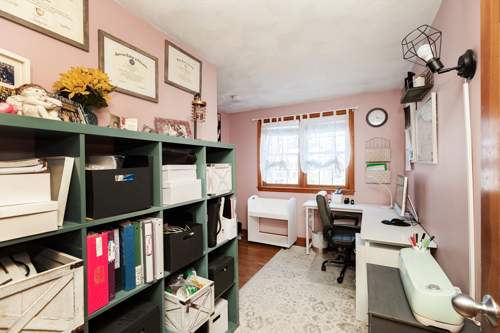 8 Gov Doherty Road Billerica, MA 01821 - Photo 18 of 41