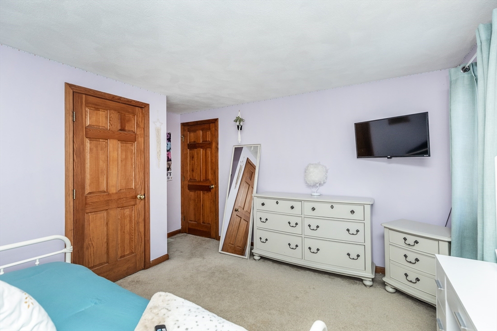 8 Gov Doherty Road Billerica, MA 01821 - Photo 26 of 41