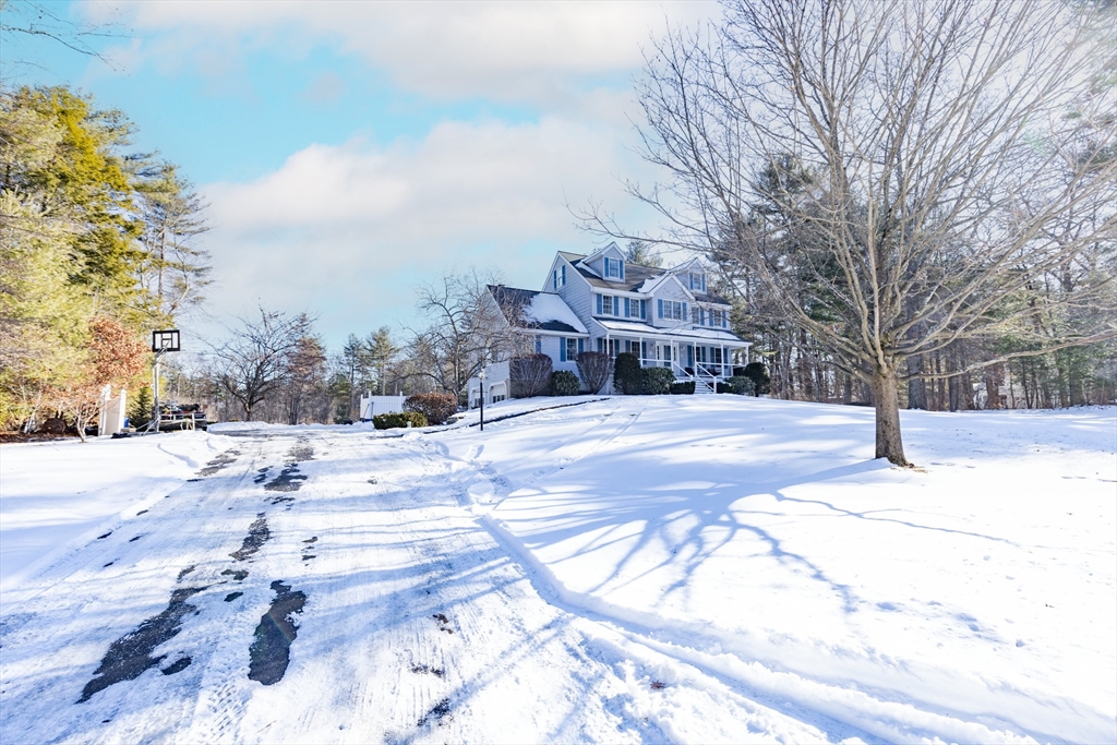 8 Gov Doherty Road Billerica, MA 01821 - Photo 4 of 41