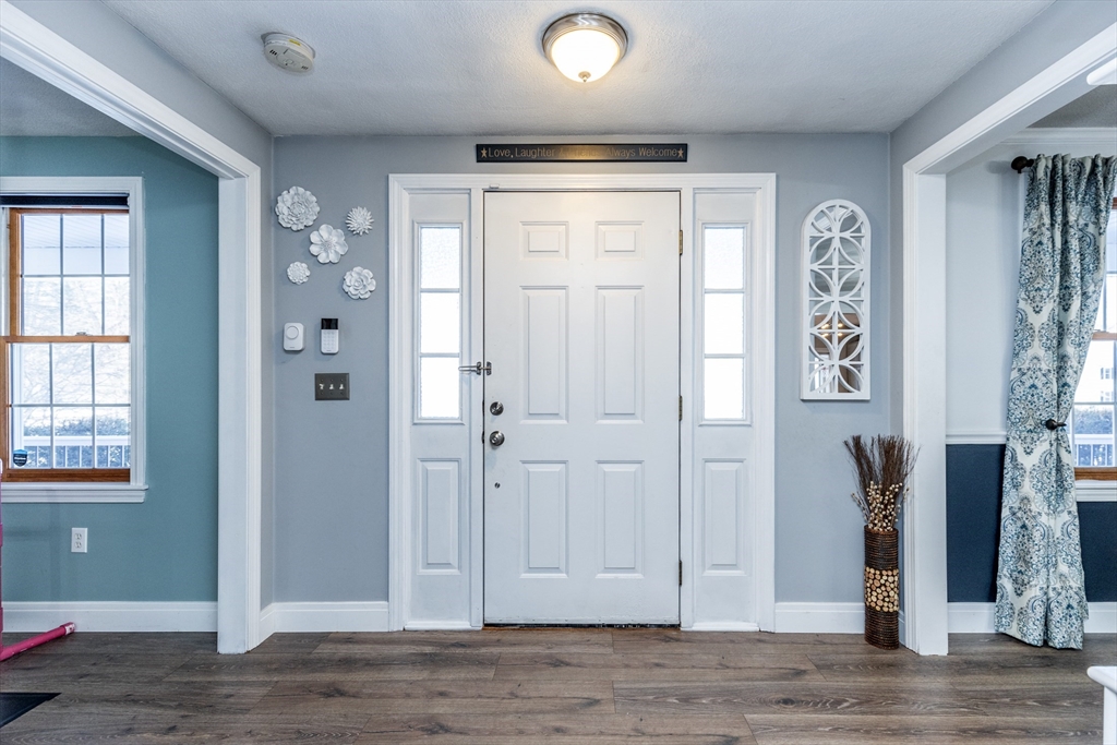 8 Gov Doherty Road Billerica, MA 01821 - Photo 5 of 41