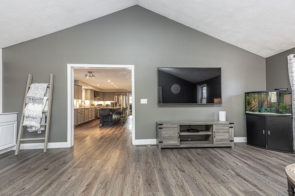 8 Gov Doherty Road Billerica, MA 01821 - Photo 9 of 41