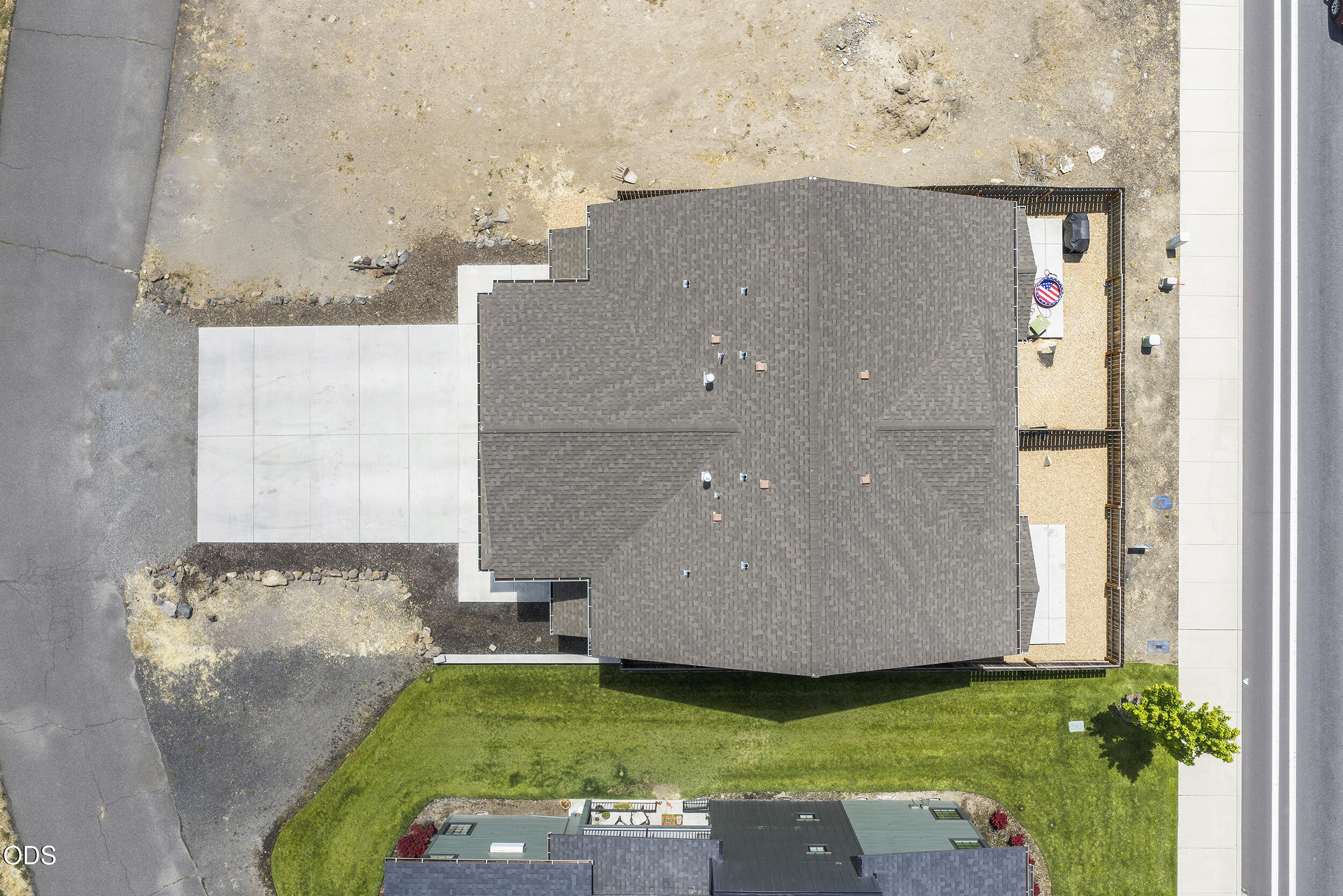 1214 Southwest 27th Street Redmond, OR 97756 - Photo 33 of 35