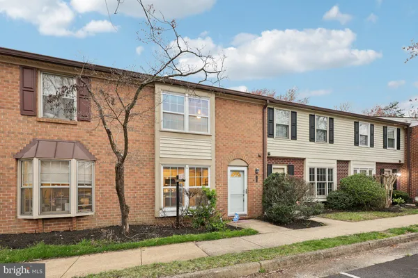 $510,000 | 5678 Independence Circle, Alexandria, VA 22312