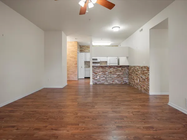 $1,690 | 846 West Summerfield Gln Circle, Ann Arbor, MI 48103