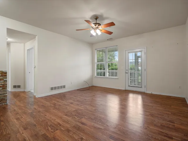 $1,690 | 846 West Summerfield Gln Circle, Ann Arbor, MI 48103