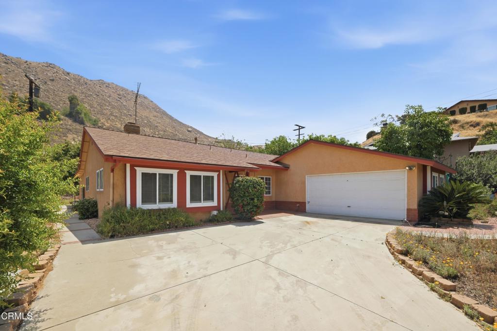 4202 Swain Court Riverside, CA 92507 - Photo 3 of 44