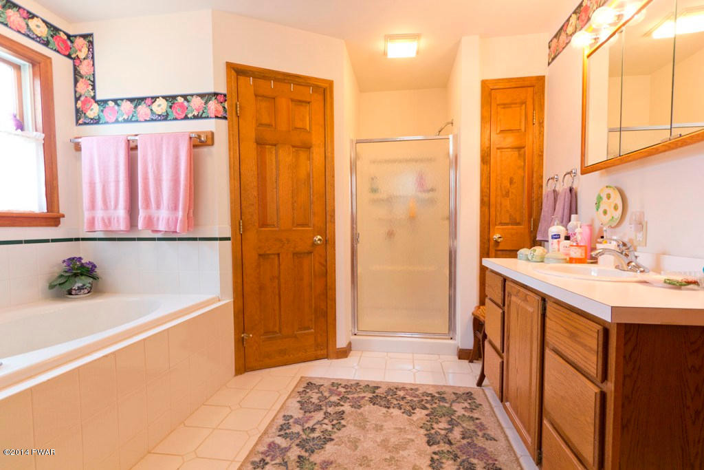 112 Sunset Way Milford, PA 18337 - Photo 13 of 44