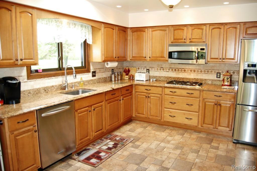 67483 Wolcott Road Ray, MI 48096 - Photo 8 of 48 Kitchen