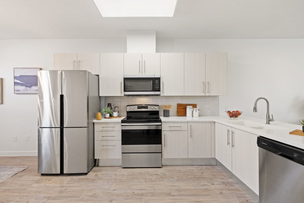 7805 Cooper Lane, Unit 401 Austin, TX 78745 - Photo 4 of 33