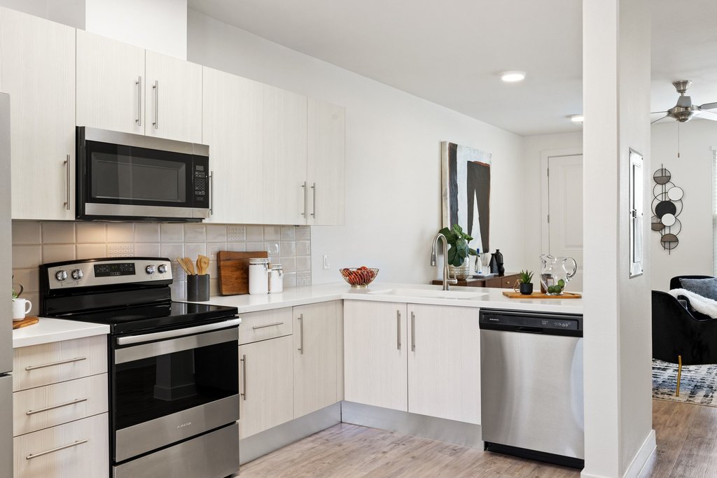 7805 Cooper Lane, Unit 401 Austin, TX 78745 - Photo 5 of 33