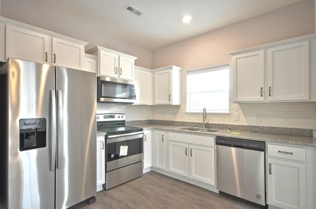 $1,370 | 196 Bainbridge Drive, Unit B, Clarksville, TN 37043