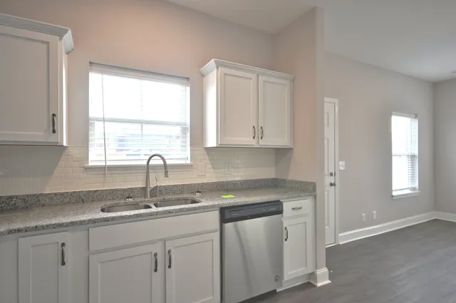 $1,370 | 196 Bainbridge Drive, Unit B, Clarksville, TN 37043