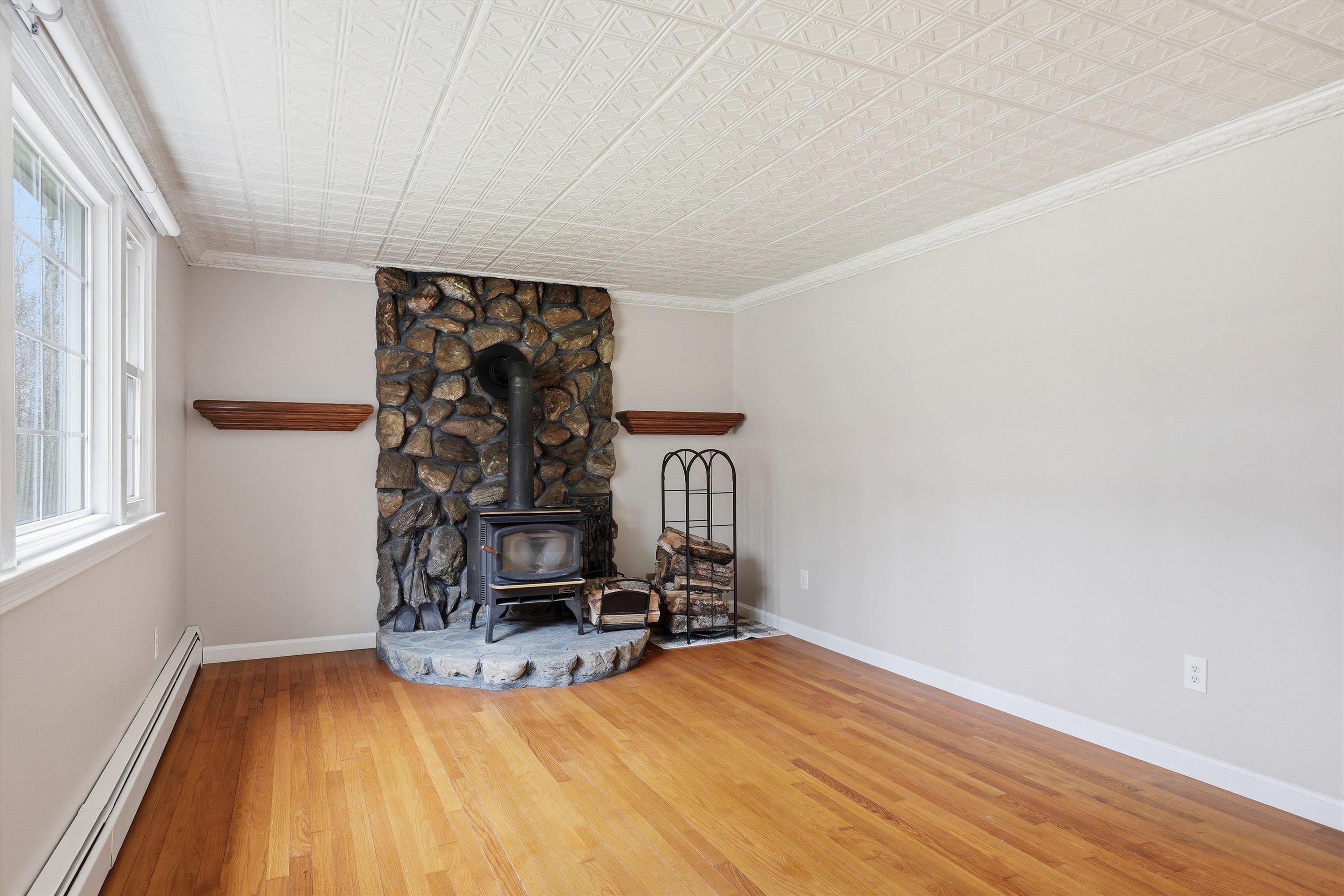 24 Fordway Extension Windham, NH 03087 - Photo 17 of 43