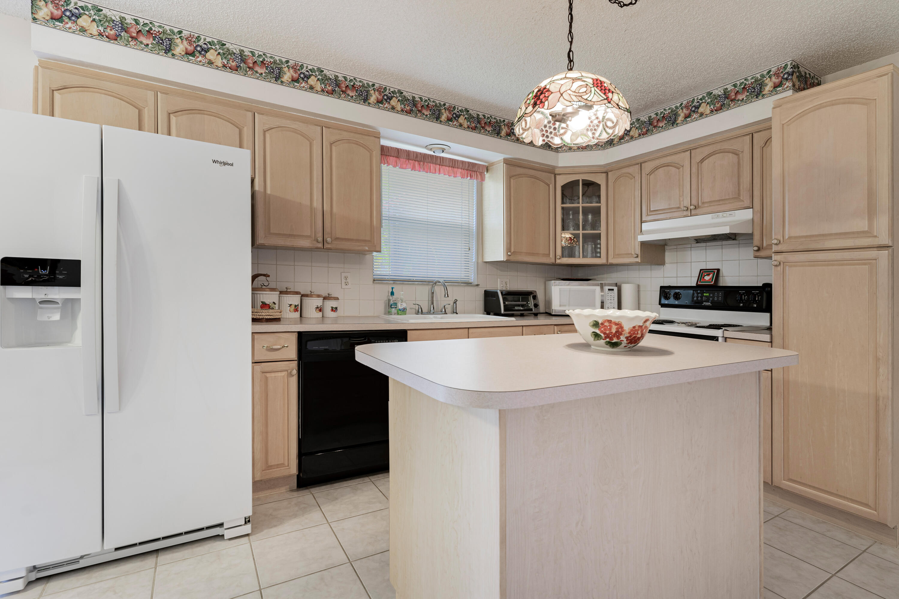 10710 Eureka Street Boca Raton, FL 33428 - Photo 11 of 26 Kitchen