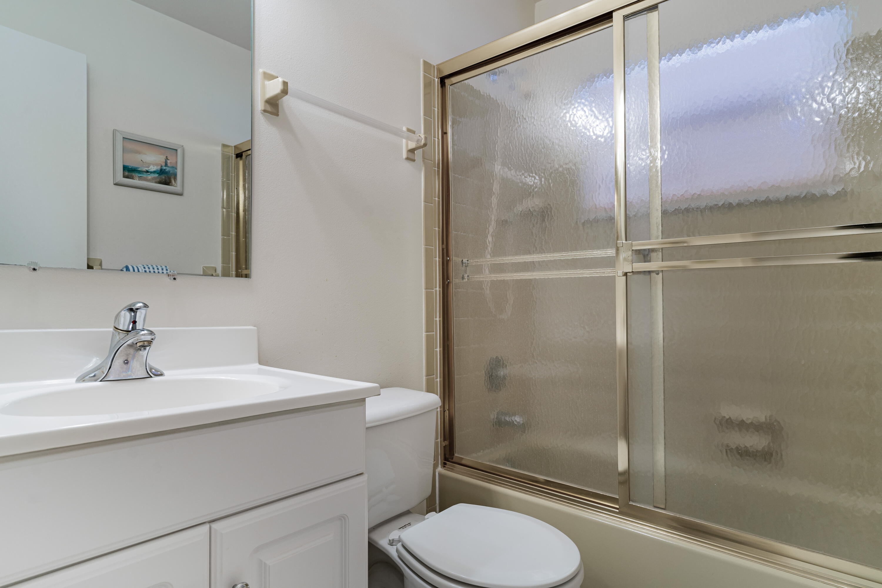 10710 Eureka Street Boca Raton, FL 33428 - Photo 21 of 26 Second Bathroom