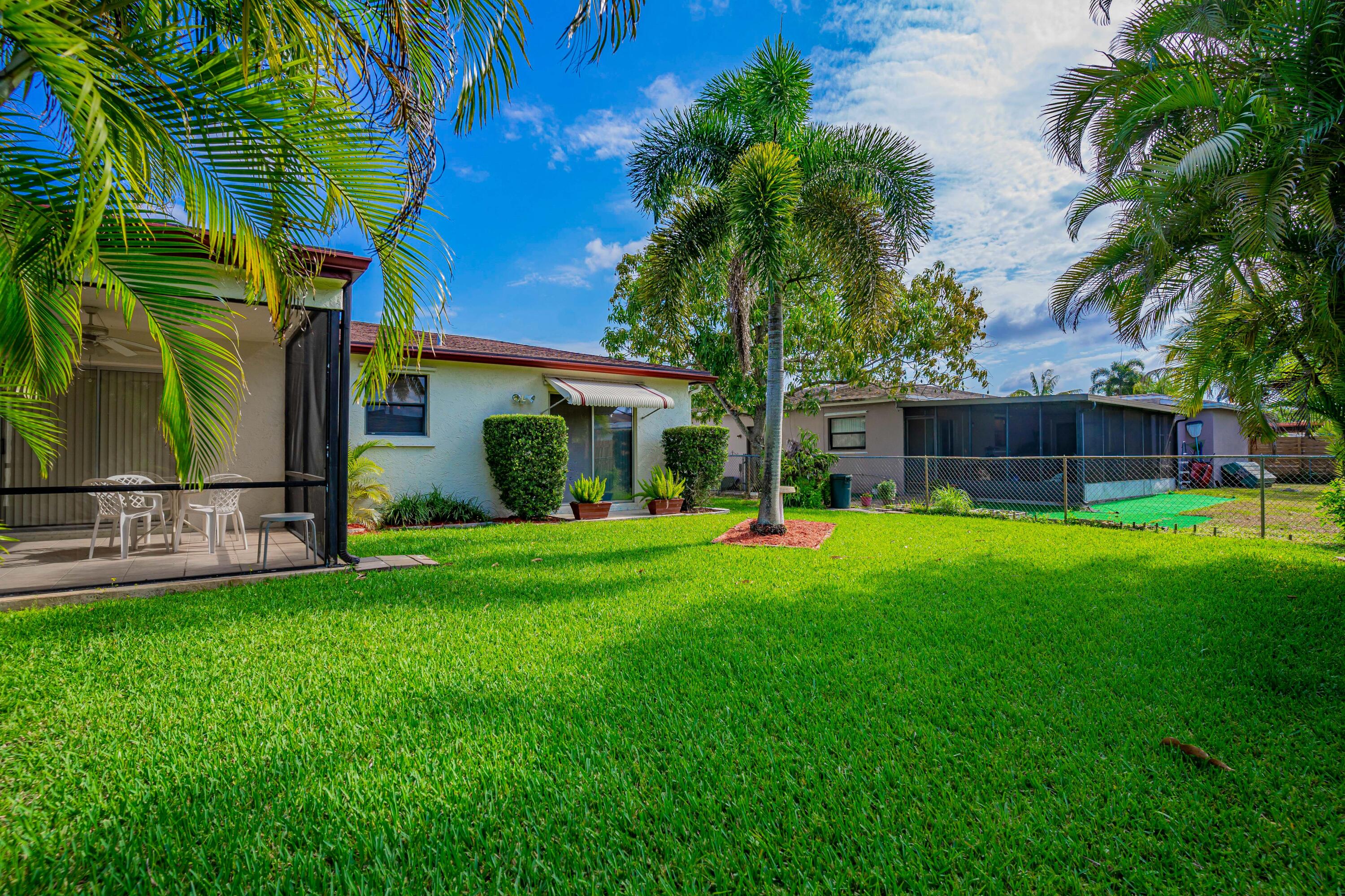 10710 Eureka Street Boca Raton, FL 33428 - Photo 25 of 26 Large Backyard