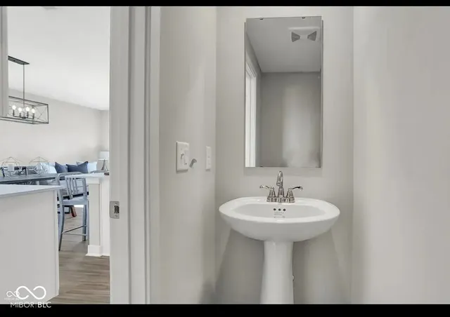 $2,195 | 15219 Farrington Way, Fishers, IN 46037