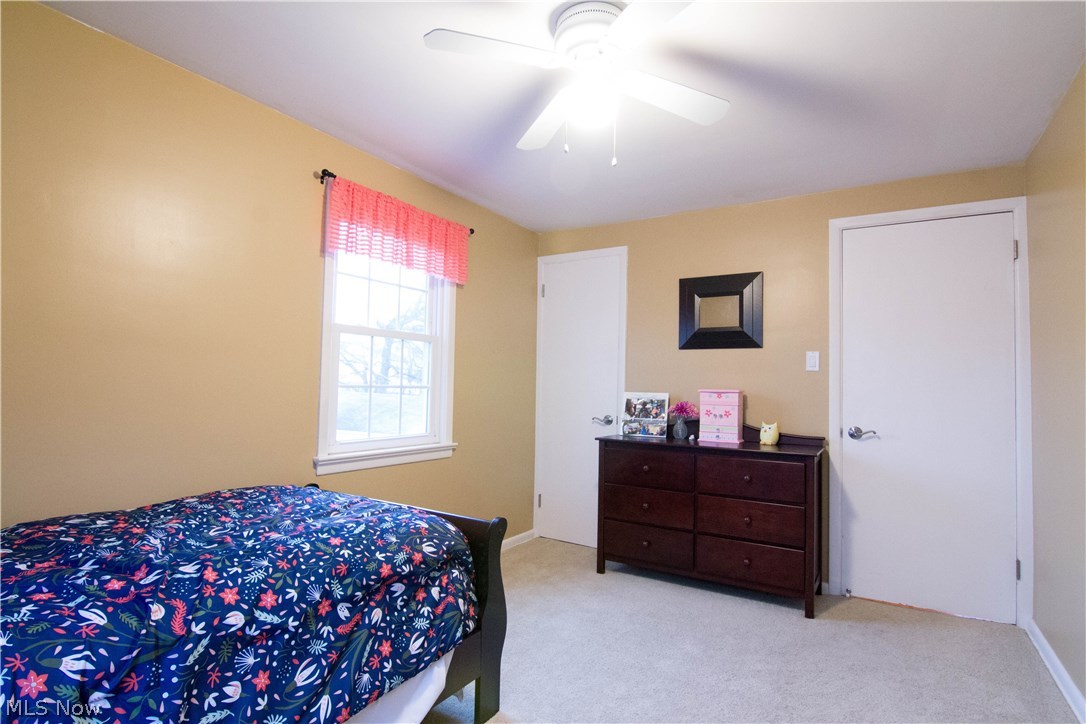 4052 Charlton Road Cleveland, OH 44121 - Photo 18 of 23 Gallery Image 18