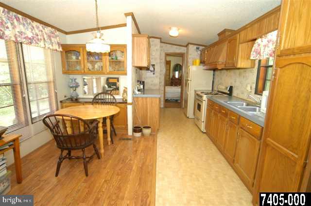 1218 Heindel Road York, PA 17408 - Photo 8 of 17 Gallery Image 8