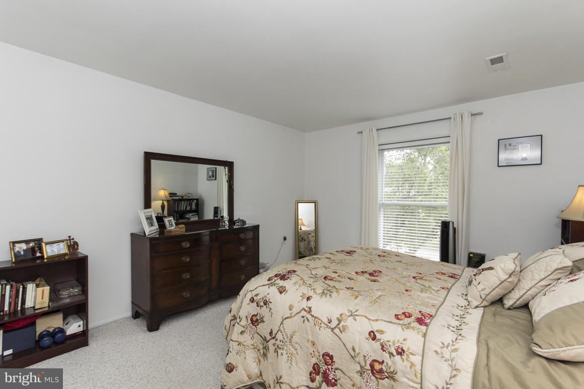 1916 Greenberry Road Baltimore, MD 21209 - Photo 23 of 29 Bedroom (Master)