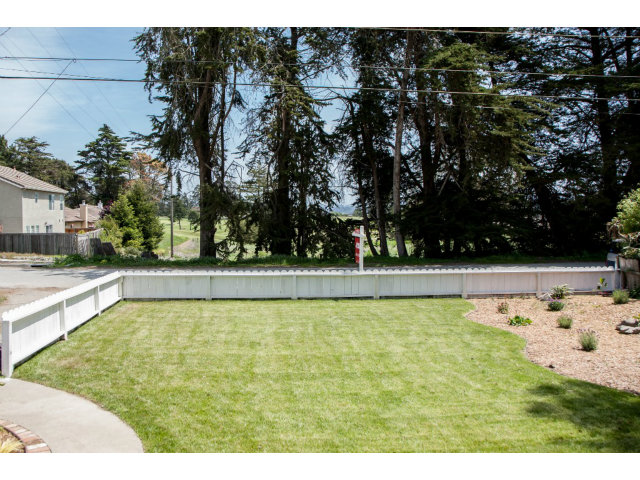 150 Hillcrest Road Watsonville, CA 95076 - Photo 4 of 21 Gallery Image 4