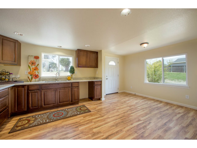 150 Hillcrest Road Watsonville, CA 95076 - Photo 6 of 21 Gallery Image 6