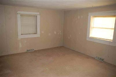 4505 North Center Road Flint, MI 48506 - Photo 4 of 6 20117087-3.JPG
