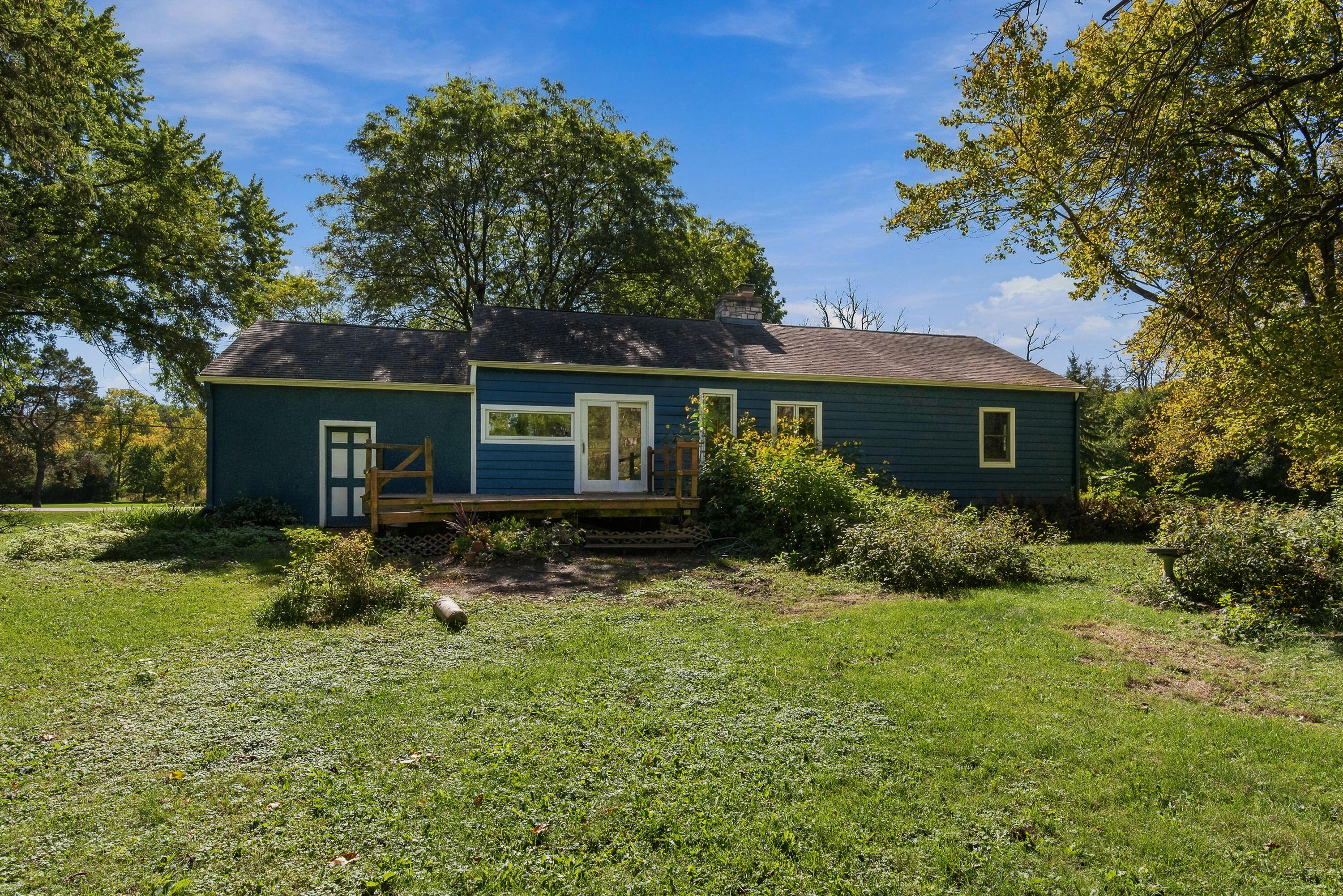 6430 West Freistadt Road Mequon, WI 53092 - Photo 11 of 19 Back View
