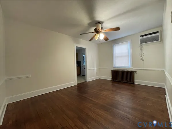 $2,100 | 211 Jefferson Avenue, Colonial Heights, VA 23834