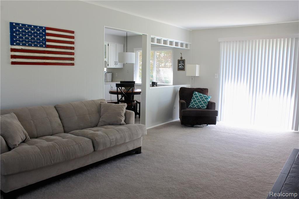 2135 Wayward Drive Rochester Hills, MI 48309 - Photo 4 of 12