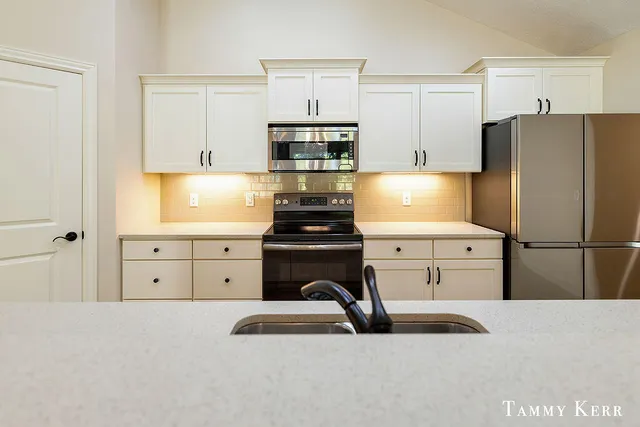 $929,000 | 197 Janes View Drive, Holland, MI 49424