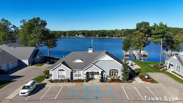 $929,000 | 197 Janes View Drive, Holland, MI 49424