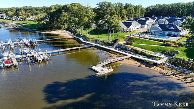 $929,000 | 197 Janes View Drive, Holland, MI 49424