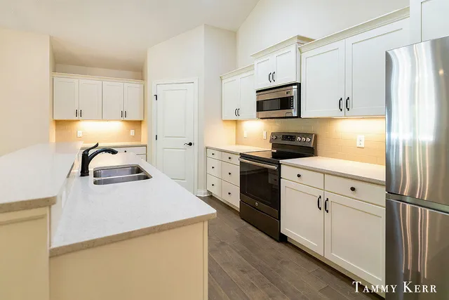 $929,000 | 197 Janes View Drive, Holland, MI 49424