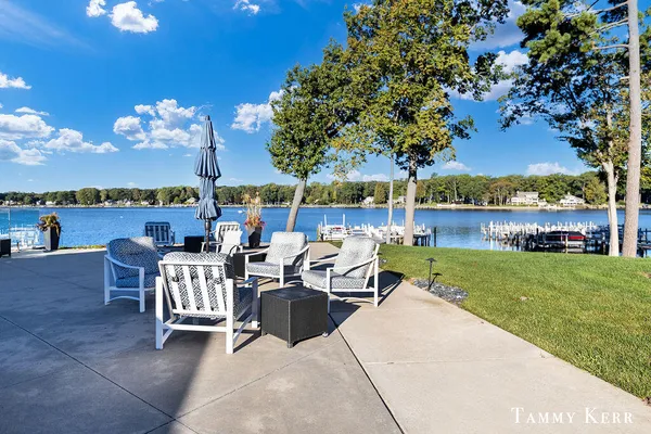 $929,000 | 197 Janes View Drive, Holland, MI 49424