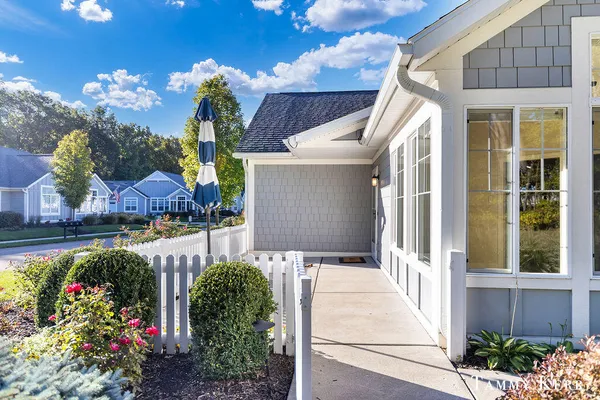 $929,000 | 197 Janes View Drive, Holland, MI 49424