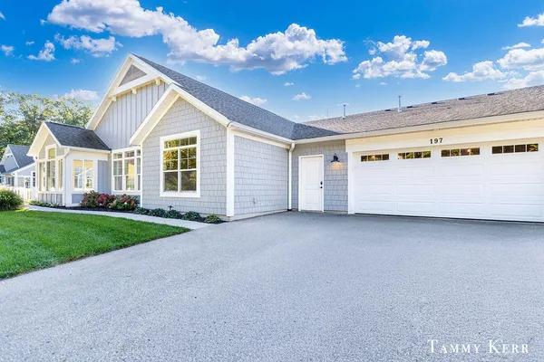 $929,000 | 197 Janes View Drive, Holland, MI 49424