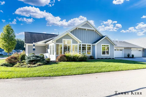 $929,000 | 197 Janes View Drive, Holland, MI 49424