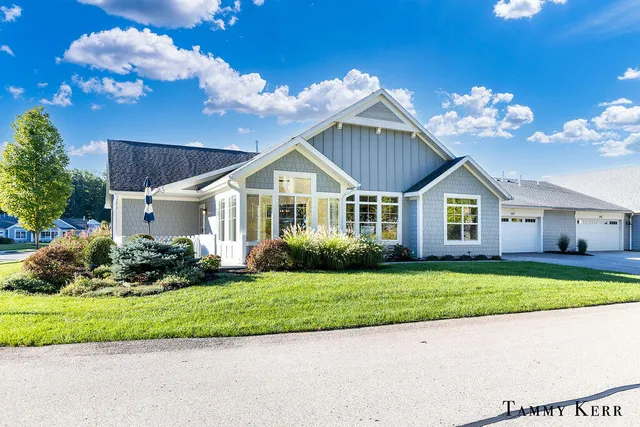 $929,000 | 197 Janes View Drive, Holland, MI 49424