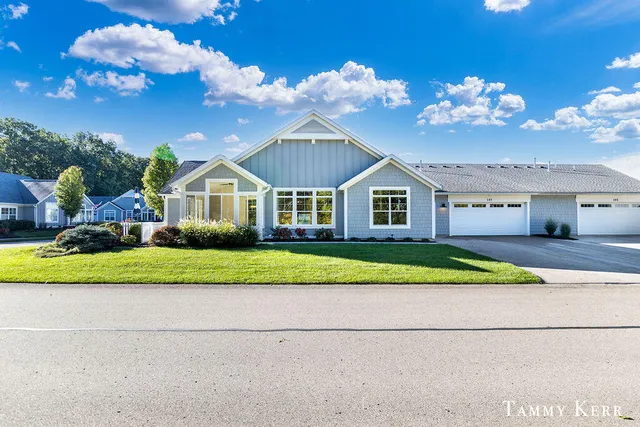 $929,000 | 197 Janes View Drive, Holland, MI 49424