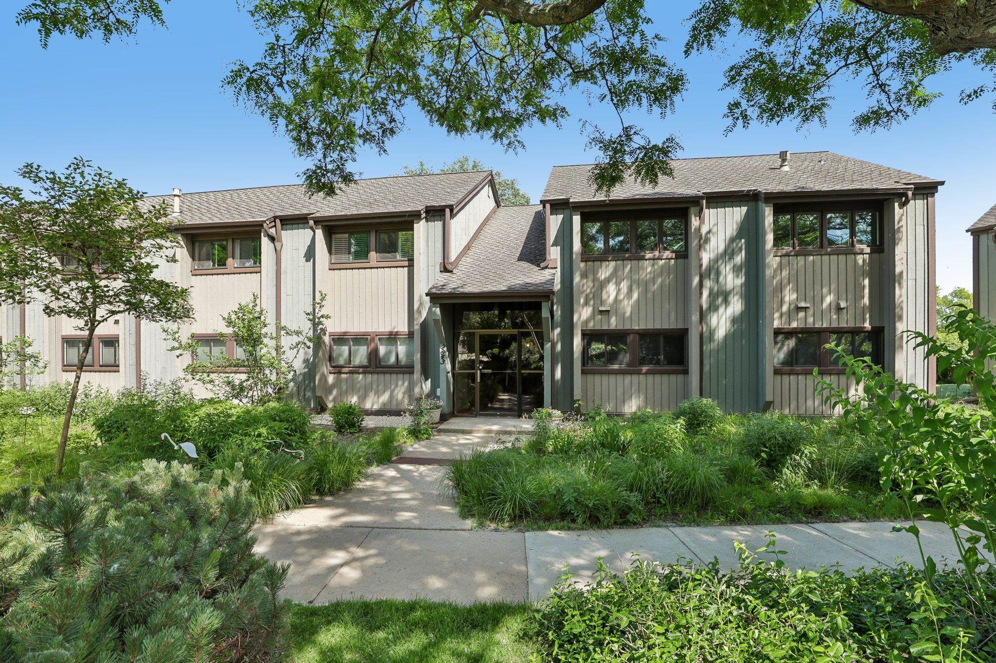 2843 Century Harbor Road, Unit 4 Middleton, WI 53562 - Photo 39 of 46