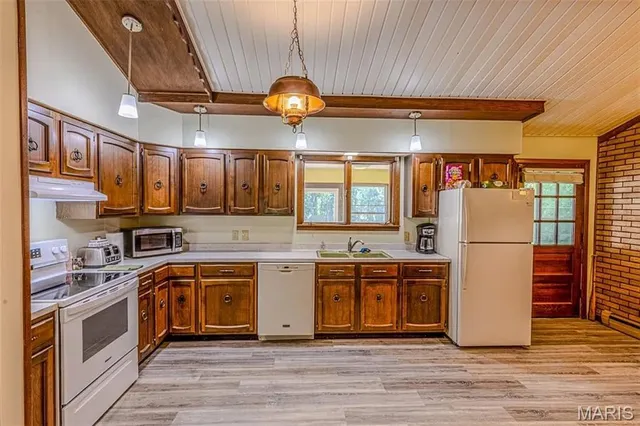 $185,000 | 1720 Highway 16, Shelbyville, IL 62565