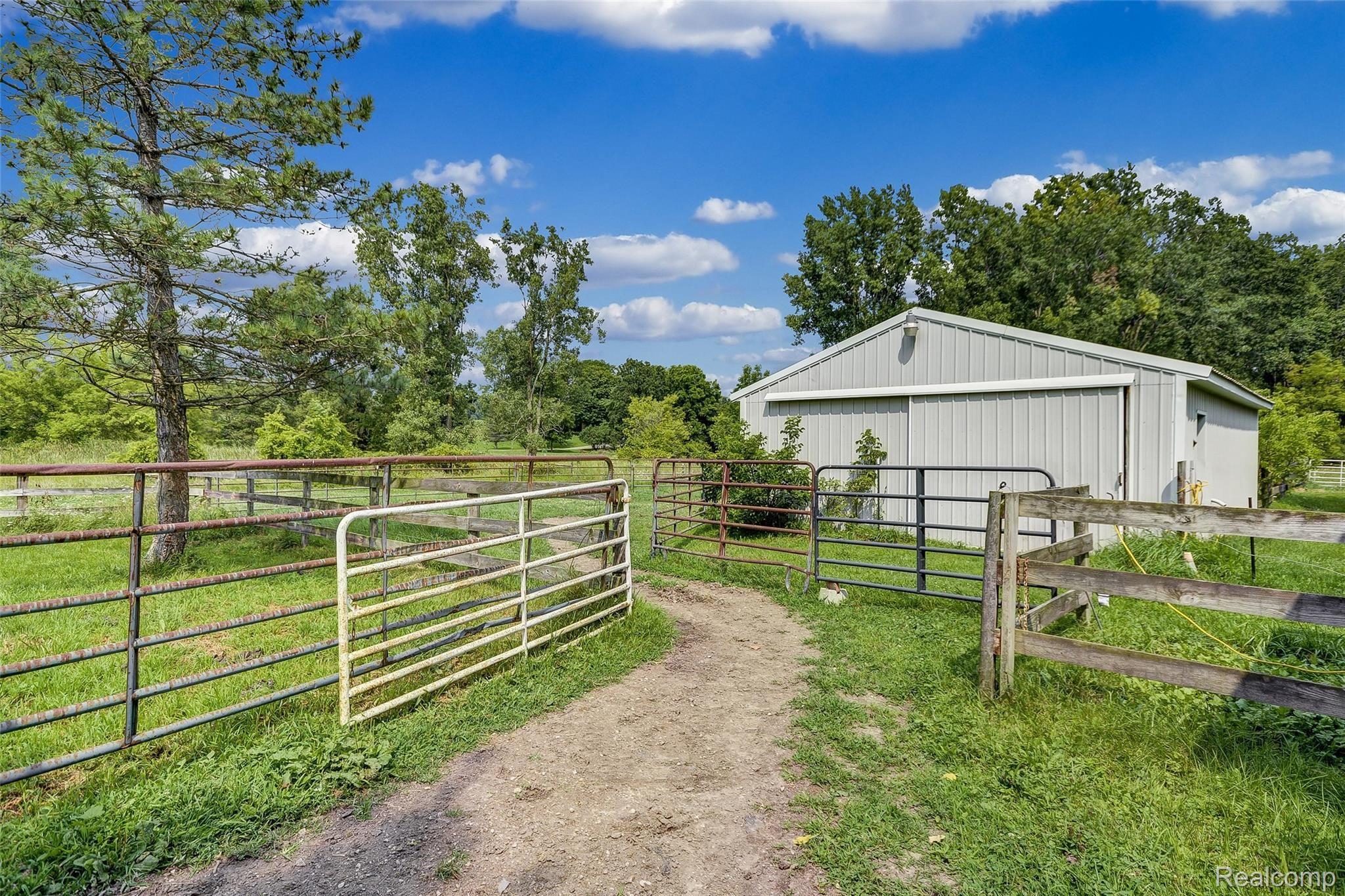 8110 Linden Road Fenton, MI 48430 - Photo 50 of 58 Linden (45).jpg