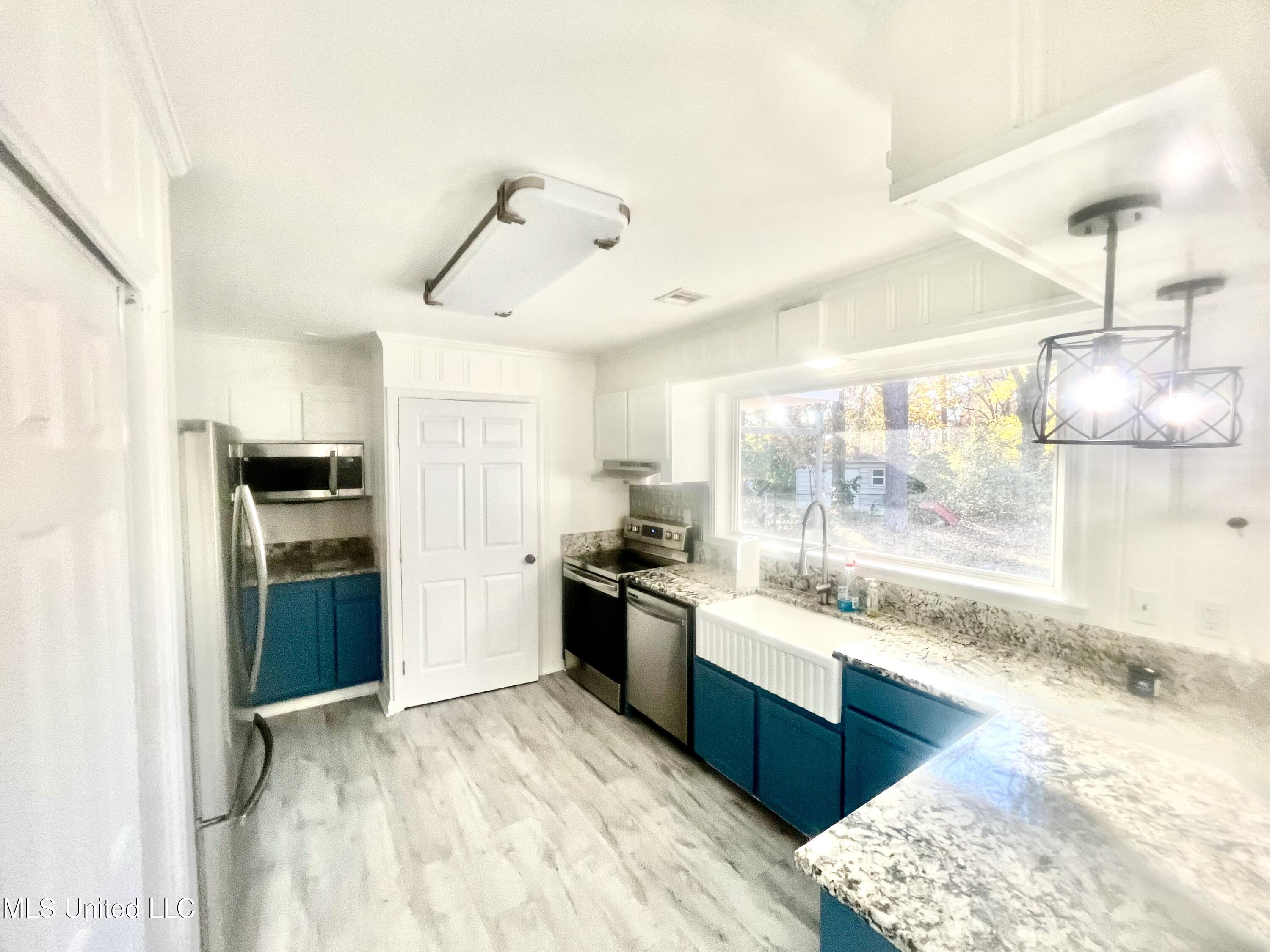 414 Hardy Lane Brookhaven, MS 39601 - Photo 5 of 5 kitchen