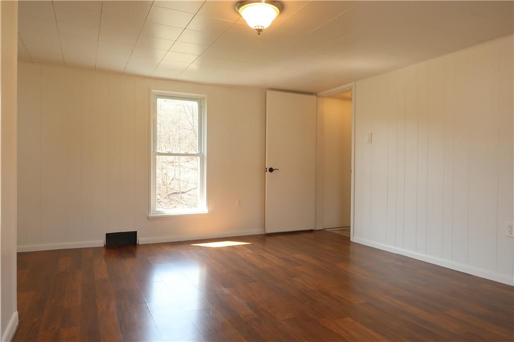 2059 Evanstown Road Irwin, PA 15642 - Photo 12 of 25