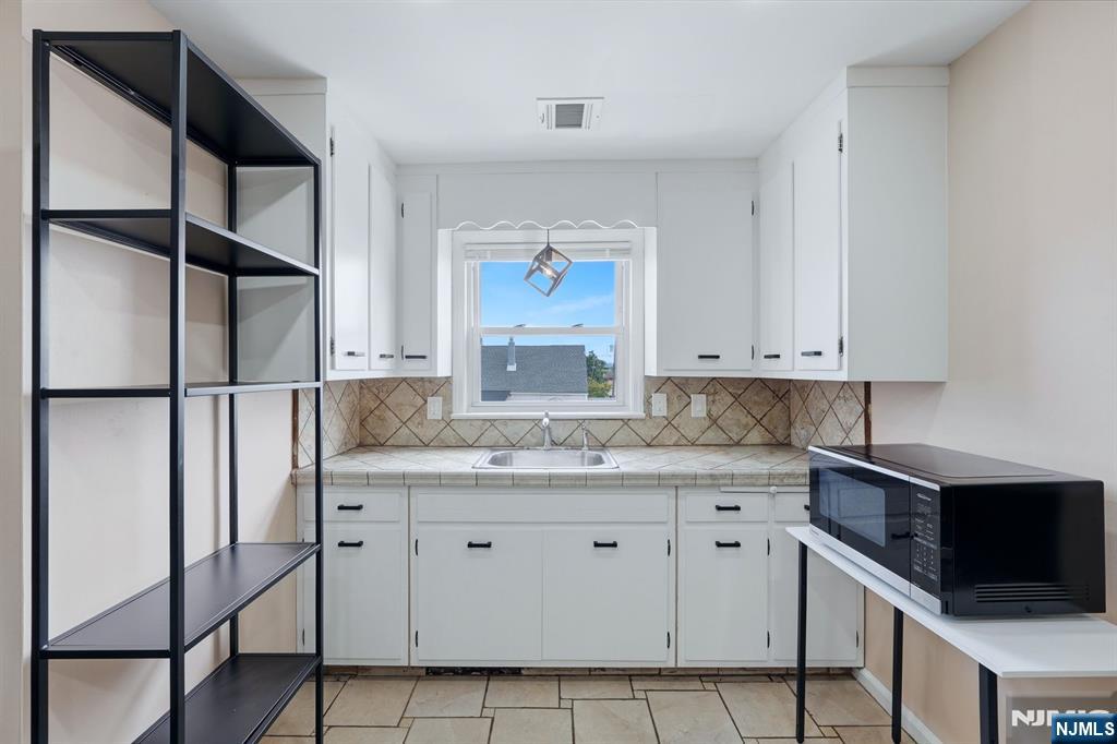 144 Kent Street, Unit 2 Hackensack, NJ 07601 - Photo 3 of 13 Gallery Image 3