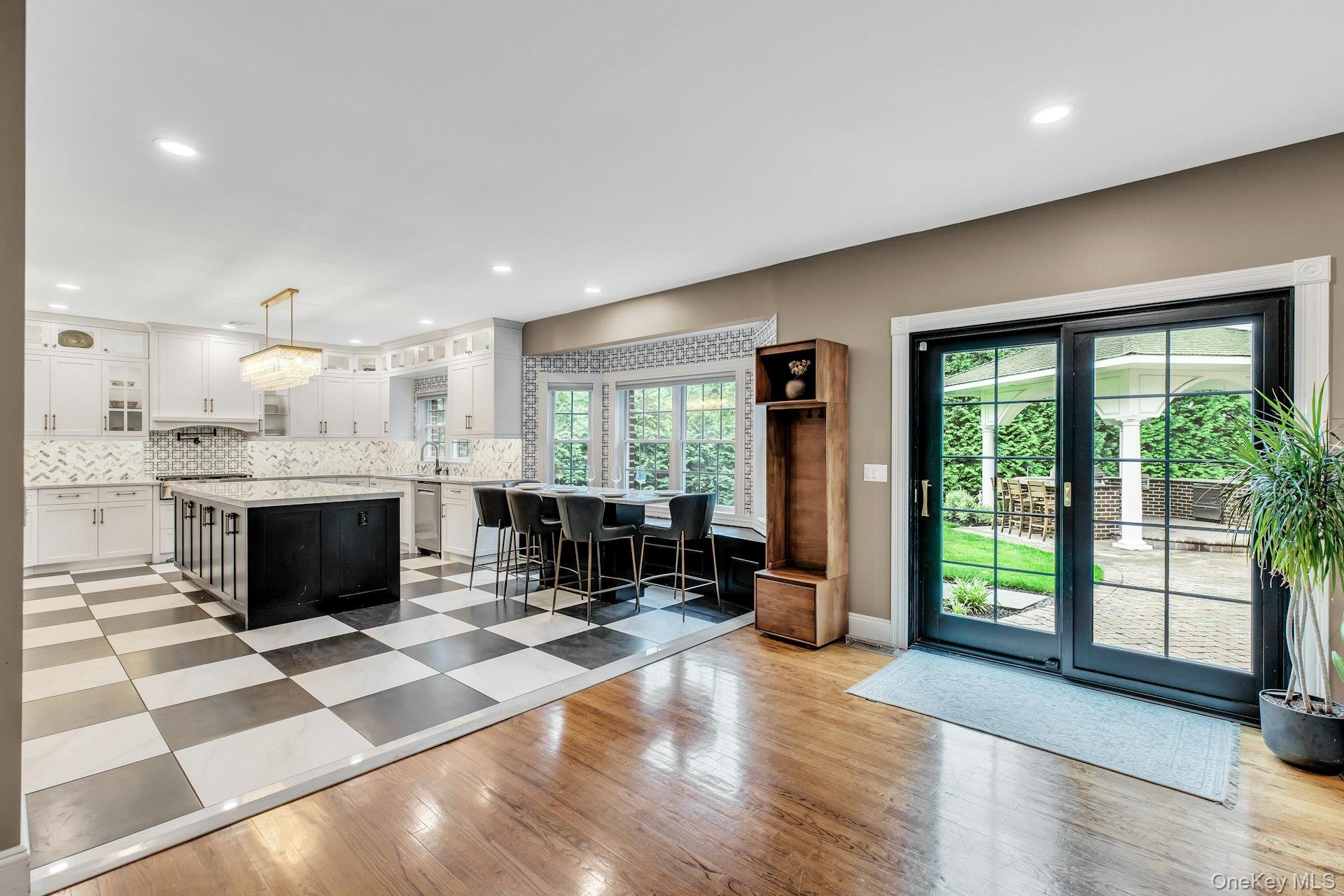 135 Round Swamp Road Huntington, NY 11743 - Photo 11 of 50