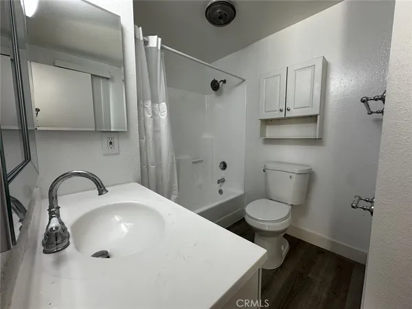 $2,100 | 710 West Washington Avenue, Santa Ana, CA 92706