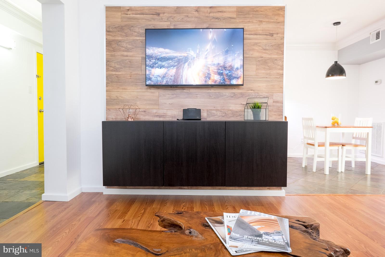 2242 Castle Rock Square, Unit 2B Reston, VA 20191 - Photo 1 of 30 Living Room
